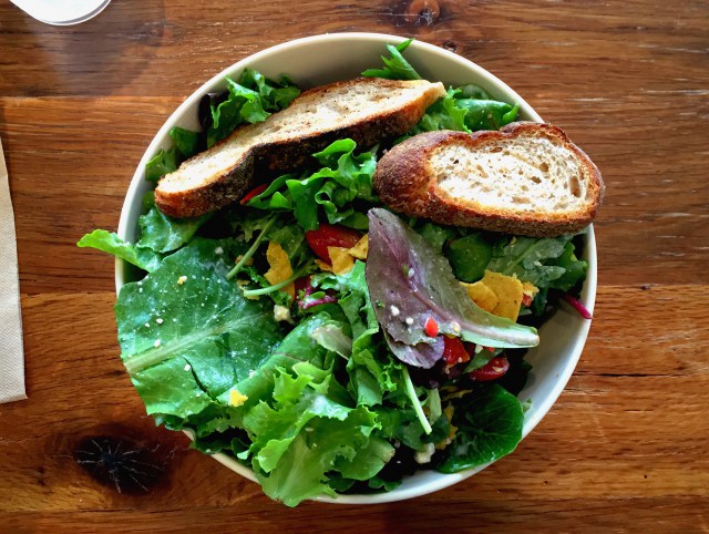 spinach salad with bread