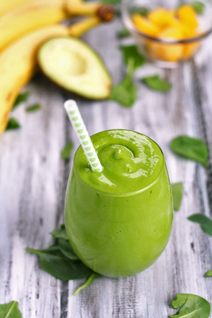 banana_mango_avocado_green_smoothie