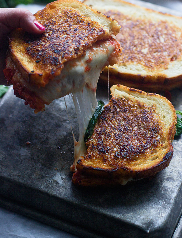 pizza-margherita-grilled-cheese-8_edited-1